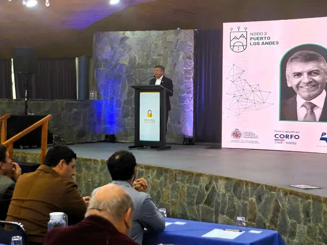 Exposición en el escenario del Nodo Los Andes, en el Puerto Terrestre Los Andes